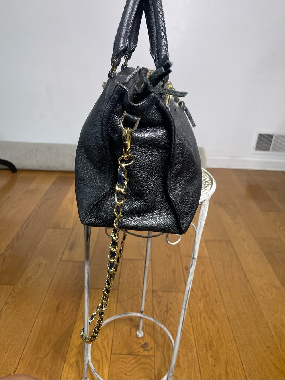 Rebecca Minkoff Black Leather Shoulder Bag with Gold Chain - Picture 3 of 9